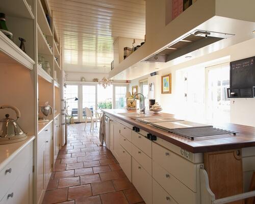 Eksklusivt beliggende villa med direkte adgang til Øresund – Lars Carls Vej, Taarbæk