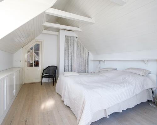 Eksklusivt beliggende villa med direkte adgang til Øresund – Lars Carls Vej, Taarbæk