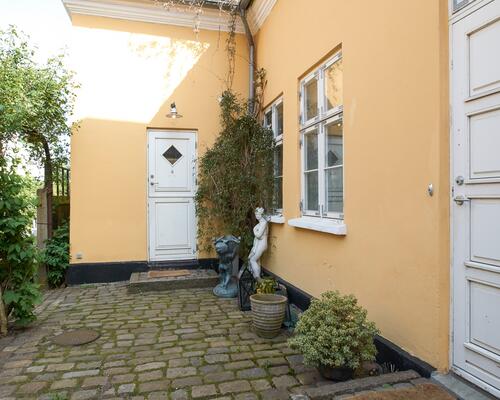 Eksklusivt beliggende villa med direkte adgang til Øresund – Lars Carls Vej, Taarbæk