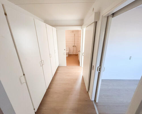 Lys og dejlig 2-værelses lejlighed med terrasse