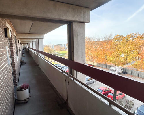 Lys og dejlig 2-værelses lejlighed med terrasse