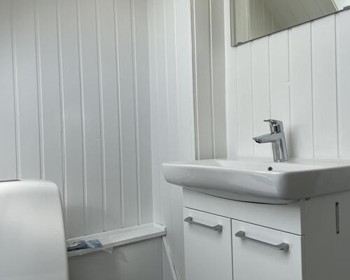 Hyggelig og rummelig stor lejlighed