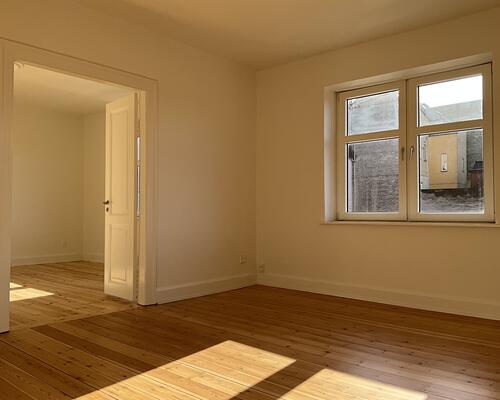 Flot lys istandsat 4-vær. lejlighed