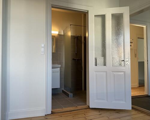 Flot lys istandsat 4-vær. lejlighed