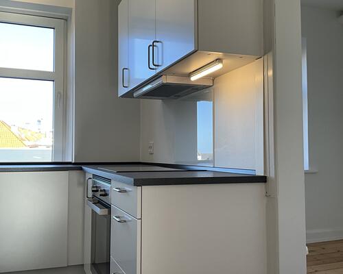 Flot lys istandsat 4-vær. lejlighed