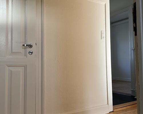 Flot lys istandsat 4-vær. lejlighed