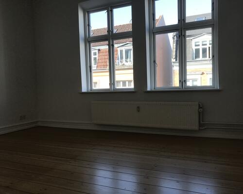 Rigtig stor og flot 3-værelses lejlighed