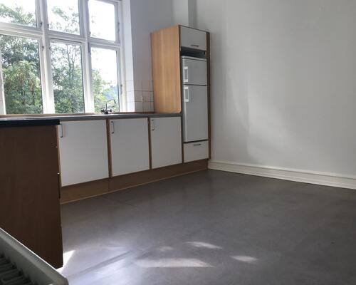 Rigtig stor og flot 3-værelses lejlighed