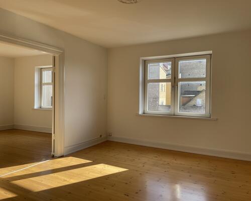 Flot lys istandsat 4-vær. lejlighed