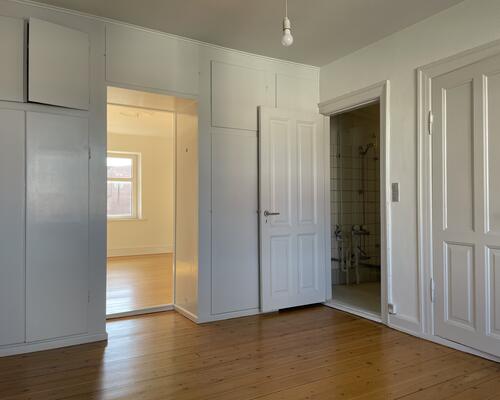 Flot lys istandsat 4-vær. lejlighed