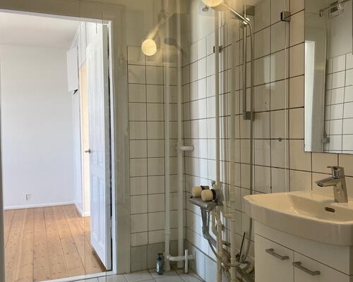 Flot lys istandsat 4-vær. lejlighed