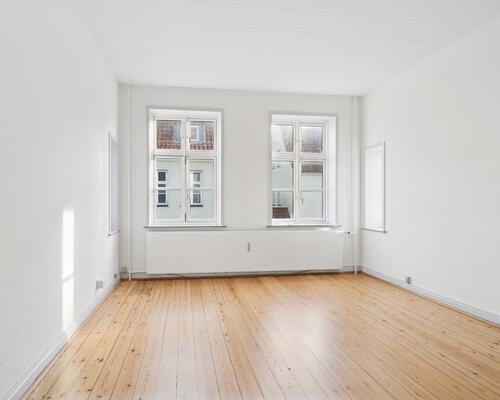 Stor lejlighed i rolige omgivelser