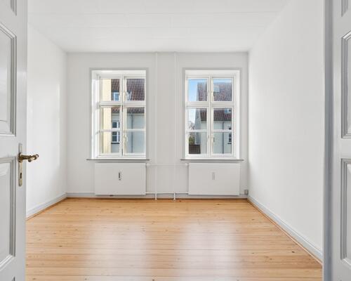 Stor lejlighed i rolige omgivelser