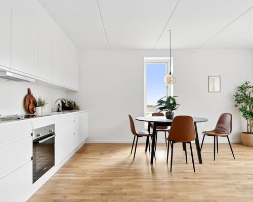 Skøn nybygget 4-værelses med egen have