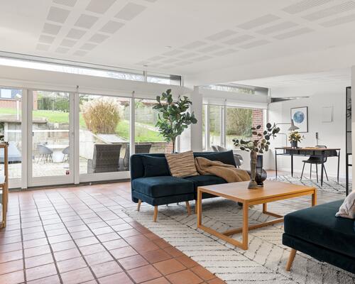 Arkitekttegnet kvalitetsvilla med storslået udsigt.