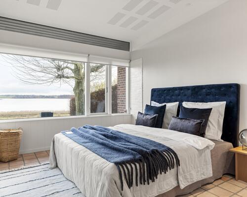 Arkitekttegnet kvalitetsvilla med storslået udsigt.