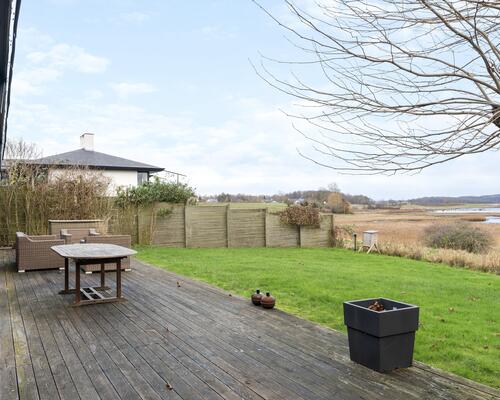 Arkitekttegnet kvalitetsvilla med storslået udsigt.