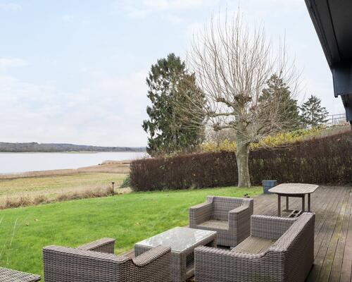 Arkitekttegnet kvalitetsvilla med storslået udsigt.