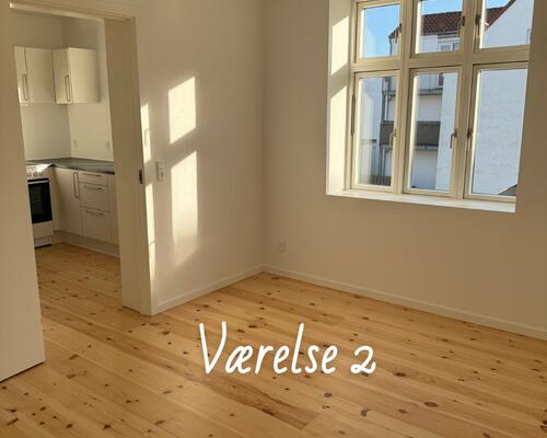 *Perfekt dele lejlighed. Tæt på by, indkøb og tog stationen.