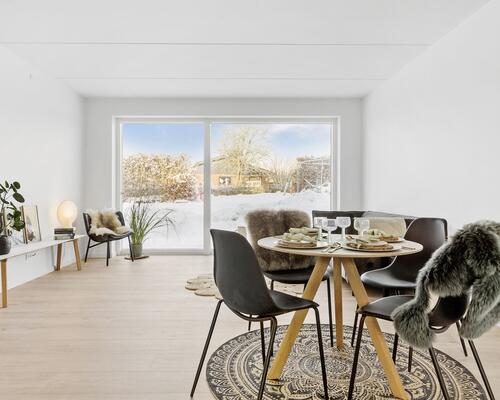 Lækker nyopført 3-vær. lejlighed med egen terrasse i Hasselager.