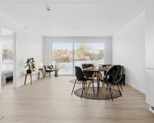 Lækker nyopført 3-vær. lejlighed med egen terrasse i Hasselager.