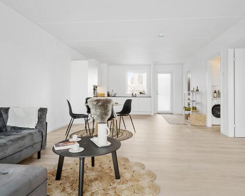 Lækker nyopført 3-vær. lejlighed med egen terrasse i Hasselager.