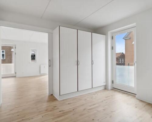 Stor og velholdt 2-værelses centralt i Fredericia