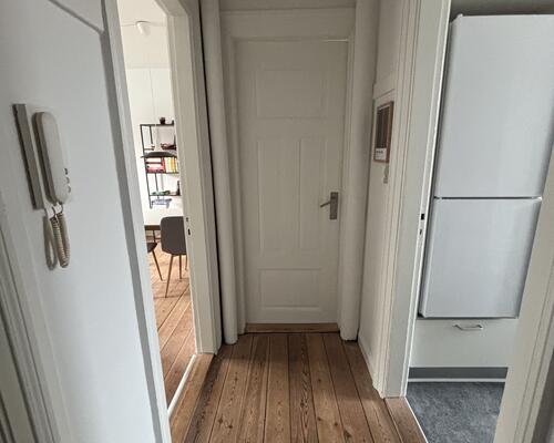 Skøn lys 2. værelses lejlighed