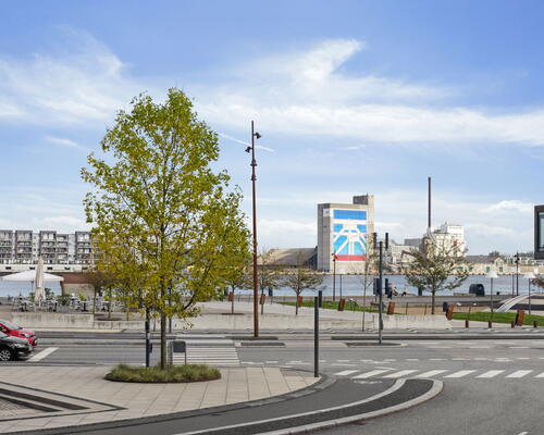 Stor og lys 3-værelses med sydvendt altan, fjordkig og elevator – midt i Aalborg