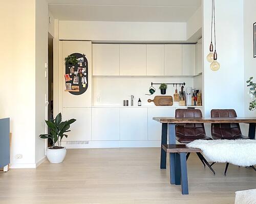 Moderne møbleret lejlighed med unik udsigt