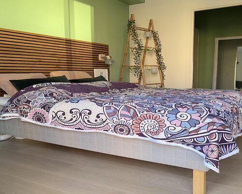 Moderne møbleret lejlighed med unik udsigt