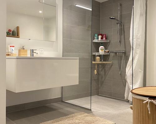 Moderne møbleret lejlighed med unik udsigt