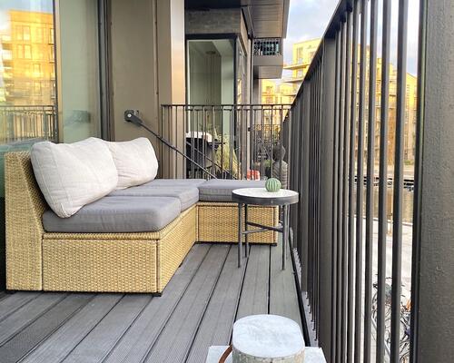 Moderne møbleret lejlighed med unik udsigt