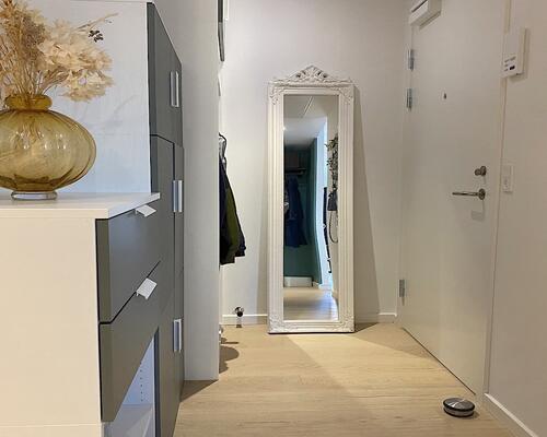 Moderne møbleret lejlighed med unik udsigt