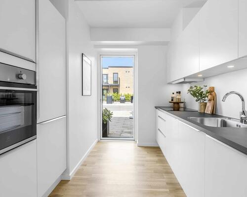 Velindrettet rækkehus i grønne omgivelser ved Kildebjerg, Ry