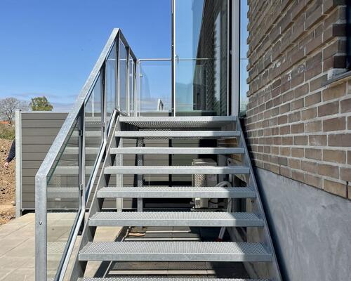 Stort, lækkert rækkehus i moderne 2-plans nybyggeri