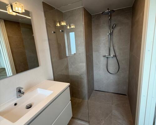 Nyrenoveret penthouselejlighed med tagterrasse i centrum af Fredericia