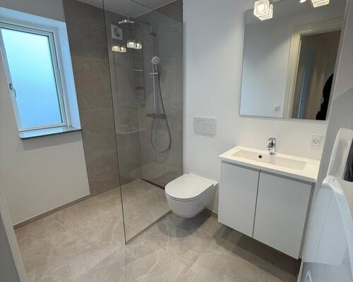 Nyrenoveret penthouselejlighed med tagterrasse i centrum af Fredericia