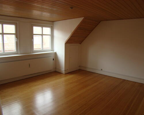 Hyggelig 2-værelses lejlighed med hems