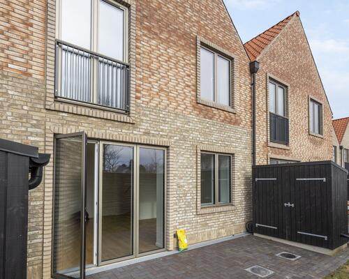 På en af Birkerøds mest attraktive adresser udlejes dette moderne rækkehus på Rolighedsvej 3B