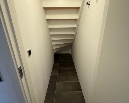 Nyrenoveret lejlighed midt i byen og med direkte adgang til det hyggelige torv