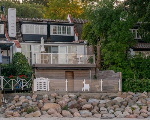 Liebhaver villa med privat strand | Ålsgårde