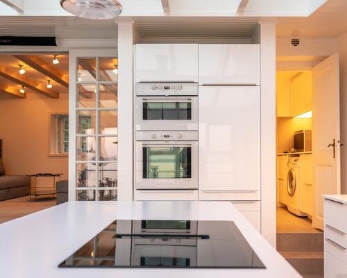 Liebhaver villa med privat strand | Ålsgårde