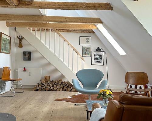 Hyggelig møbleret lejlighed ved kanalen på Christianshavn