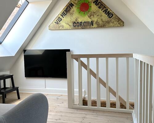 Hyggelig møbleret lejlighed ved kanalen på Christianshavn