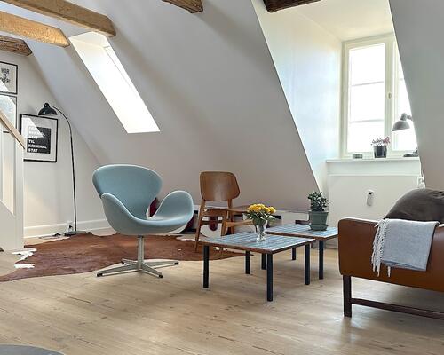 Hyggelig møbleret lejlighed ved kanalen på Christianshavn