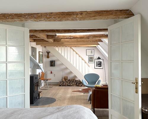 Hyggelig møbleret lejlighed ved kanalen på Christianshavn