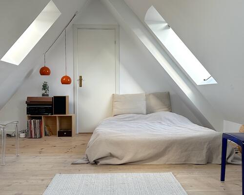 Hyggelig møbleret lejlighed ved kanalen på Christianshavn