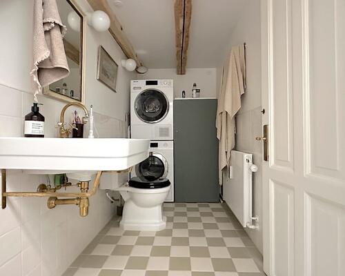 Hyggelig møbleret lejlighed ved kanalen på Christianshavn