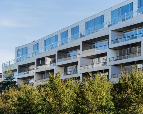 Lys og moderne lejlighed i ikoniske 8-tallet